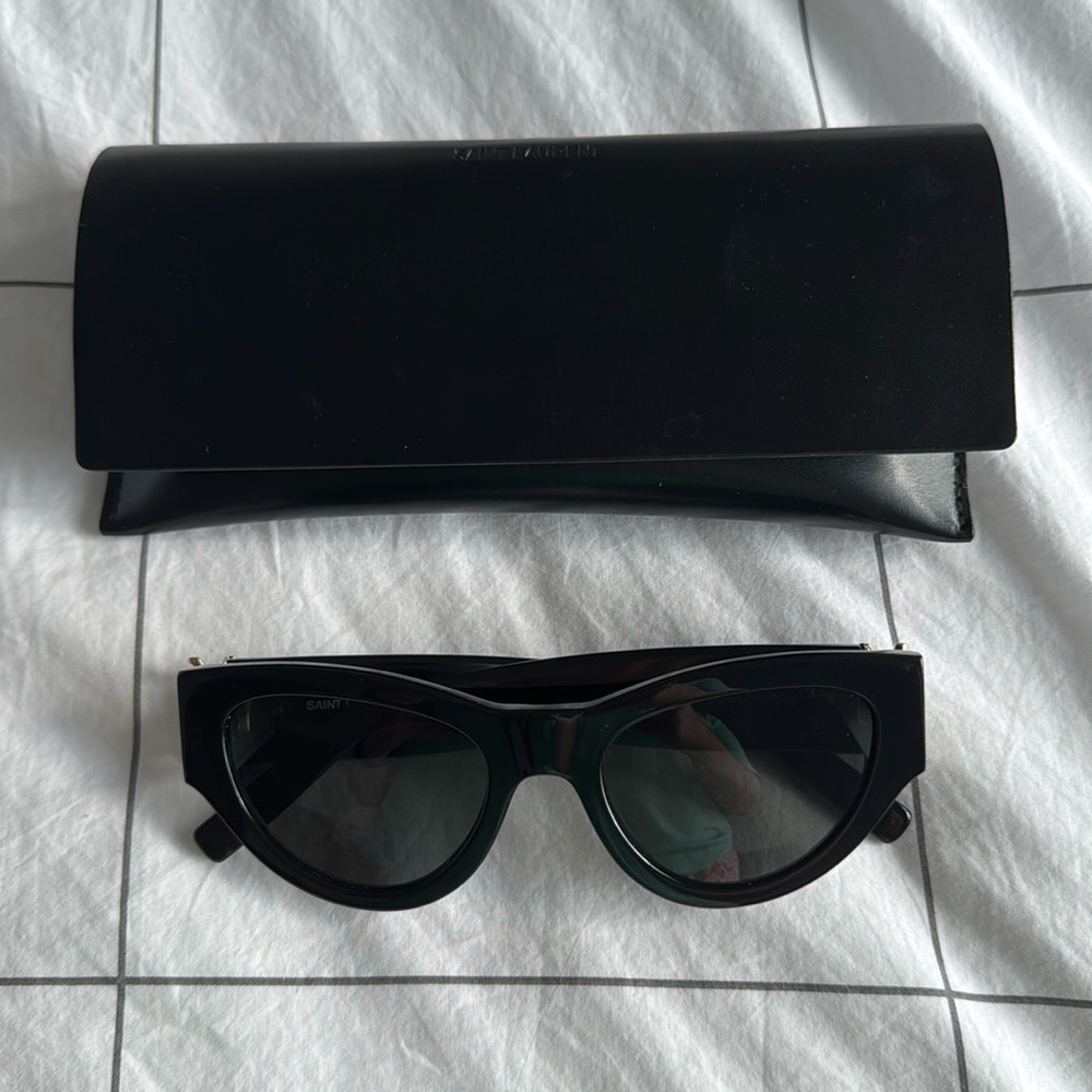 SAINT LAURENT Cat-eye Sunglasses SL M94